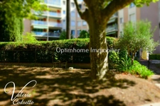 À vendre – Appartement T2 orienté sud-est dans résidence services "Les Sérianes" à Hyères