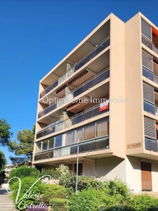 Appartement  3 pièces HYERES (83) Centre ville avec parking cave et 2 terrasses