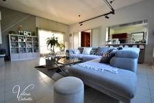 LA MOUTONNE – VILLA 185 M² – 6 CHAMBRES – PISCINE – TERRAIN 1 996 M² – 4 GRANDS GARAGES 83260