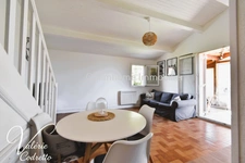 Hyères Plage– Esprit mazet à 5 min de la plage ! Vue dégagée et charme absolu T3/T4 Appartement Duplex lumineux