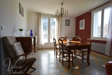 LE PRADET – LES OURSINIÈRES | Propriété 320 m² – 5 logements indépendants – Terrain 3 048 m² – Proche mer