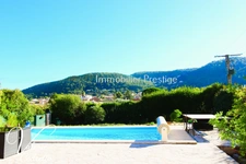 LA MOUTONNE – VILLA 185 M² – 6 CHAMBRES – PISCINE – TERRAIN 1 996 M² – 4 GRANDS GARAGES 83260