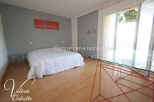 Viager occupé – Appartement T2 avec parking et balcons au port de HYERES 83400
