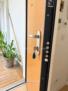 ANNECY CENTRE – APPARTEMENT D’EXCEPTION AVEC VUE SUR LES TOITS ET LES MONTAGNES