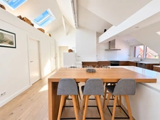 ANNECY CENTRE – APPARTEMENT D’EXCEPTION AVEC VUE SUR LES TOITS ET LES MONTAGNES