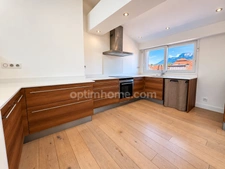 ANNECY CENTRE – APPARTEMENT D’EXCEPTION AVEC VUE SUR LES TOITS ET LES MONTAGNES