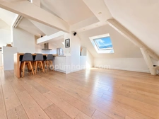 ANNECY CENTRE – APPARTEMENT D’EXCEPTION AVEC VUE SUR LES TOITS ET LES MONTAGNES