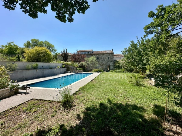 AUTHENTIQUE MAS EN PIERRES AVEC MAISON INDEPENDANTE, PISCINE ET TERRAIN DE 7 000 M² – ALLAN