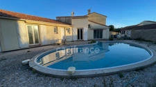 Dpt Pyrénées Orientales (66), à vendre CORNEILLA DEL VERCOL VILLA  de plain-pied 3 faces avec piscine 