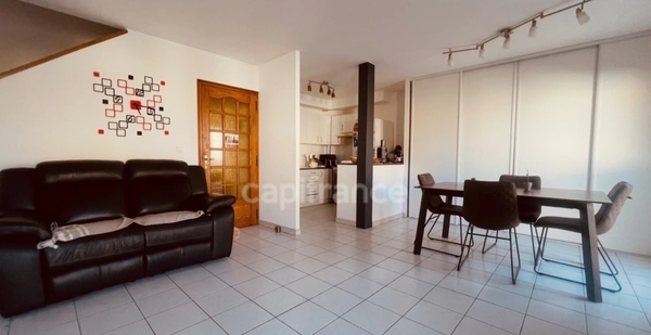 CORNEILLA DEL VERCOL (66) proche Saint Cyprien Maison à vendre 4 pièces avec deux chambre et grand garage 