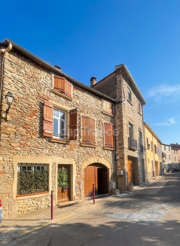 À vendre le boulou(66) Maison T8 en pierre de 190 m² – 5 chambres – Appartement indépendant – Proche Espagne – Un potentiel exceptionnel à prix attractif 