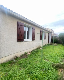 Maison 3 faces-plain-pied à vendre à CORNEILLA DEL VERCOL (66)- 3 chambres avec garage et jardin. Entre plage de Saint Cyprien et lac de Villeneuve de la Raho 