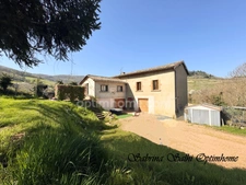 Maison de caractère atypique avec Terrain 1670 m² – Quincié-en-Beaujolais 69430
