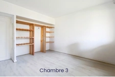 À Mâcon, appartement lumineux et traversant de 86,13 m² avec balcon, garage et cave – à personnaliser selon vos goûts ! Prix attractif : 100 000 €