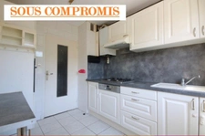 À Mâcon, appartement lumineux et traversant de 86,13 m² avec balcon, garage et cave – à personnaliser selon vos goûts ! Prix attractif : 100 000 €