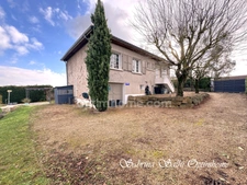 Cercie (69220) – Maison familiale lumineuse, 2 niveaux – Piscine – Vue vignes