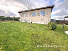 Cercie (69220) – Maison familiale lumineuse, 2 niveaux – Piscine – Vue vignes