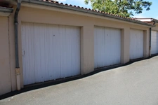 À Mâcon, appartement lumineux et traversant de 86,13 m² avec balcon, garage et cave – à personnaliser selon vos goûts ! Prix attractif : 100 000 €