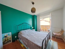 Maison rénovée avec goût au centre de Fleurance avec garage au calme.