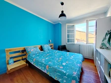 Maison rénovée avec goût au centre de Fleurance avec garage.