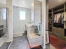 MAISON SEMI PLAIN-PIED 150 m² 4 CHAMBRES SOUS-SOL COMPLET JARDIN EXPO SUD