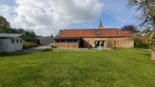 CORPS DE FERME RENOVE 255 M² GARAGES BOX CHEVAUX