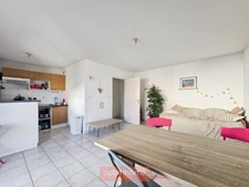 APPARTEMENT T2 AVEC BALCON ET PARKING - RESIDENCE RECENTE