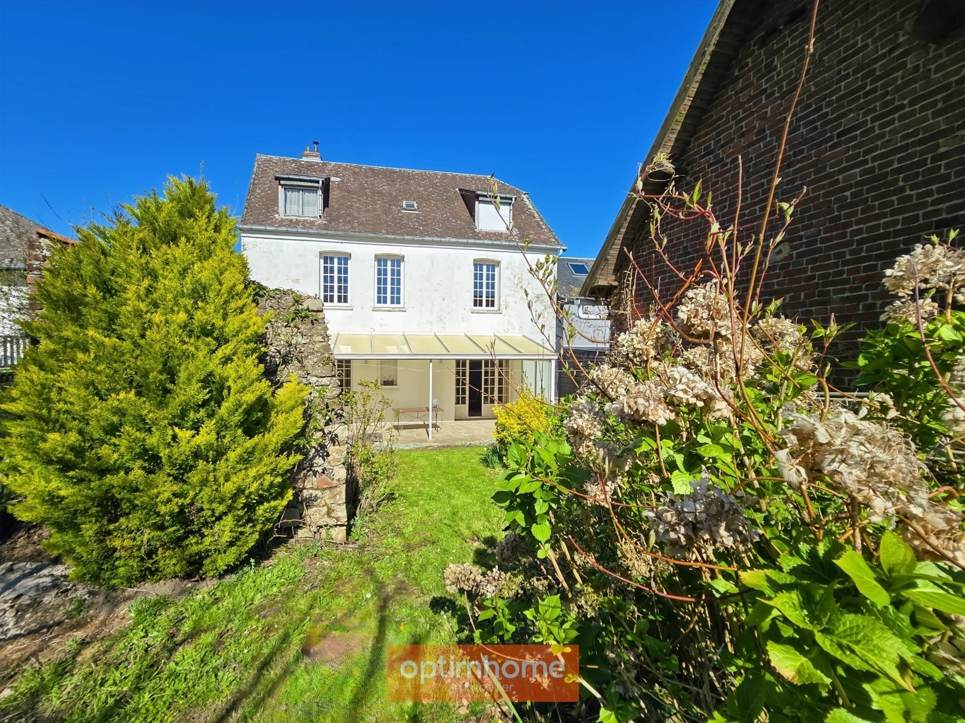 Maison 10 pièces 265 m² · à Bucquoy · 265 m² · 193 500 €