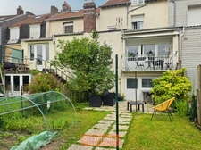 MAISON DE VILLE 104 m² 3 CH JARDIN SATIONNEMENT PRIVATIF
