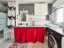 MAISON DE VILLE DE 146 M² – 4 CHAMBRES – BUREAU – COUR ET JARDIN