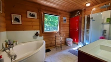 MAISON EN BOIS MASSIF HONKA 175 m² SEMI PLAIN-PIED AVEC BEAU JARDIN