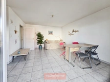 APPARTEMENT T2 AVEC BALCON ET PARKING - RESIDENCE RECENTE