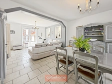 PROPRIÉTÉ DE CARACTÈRE – 213 M² – 6 CHAMBRES – GRANGE – DÉPENDANCES – TERRAIN 1 570 M²