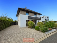 MAISON CONTEMPORAINE - PISCINE CHAUFFÉE - 145 m² - EXPO SUD