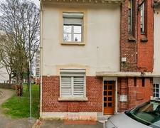 MAISON DE VILLE DE 146 M² – 4 CHAMBRES – BUREAU – COUR ET JARDIN