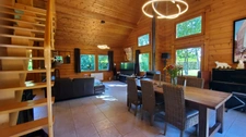 MAISON EN BOIS MASSIF HONKA 175 m² SEMI PLAIN-PIED AVEC BEAU JARDIN