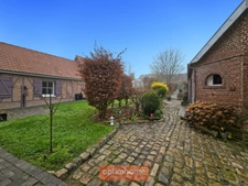 CORPS DE FERME RENOVE 168 m² AVEC DEPENDANCE INDEPENDANTE 60 m² - PARCELLE DE 1847 m²