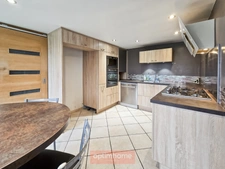 MAISON DE CARACTERE 138 m² 4 CH VERANDA DOUBLE GARAGE JARDIN SUD-OUEST