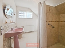MAISON INDIVIDUELLE – 3 CHAMBRES – JARDIN – GARAGE + 5 GARAGES LOUÉS