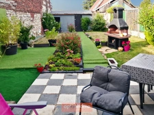 MAISON DE CARACTÈRE – 2 CHAMBRES – COUR ET JARDIN