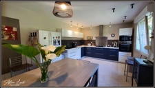 MAISON INDIVIDUELLE 175 m² SEMI PLAIN-PIED SOUS-SOL JARDIN EXPO SUD