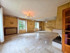MAISON INDIVIDUELLE SEMI PLAIN-PIED 5 CHAMBRES SOUS-SOL COMPLET JARDIN