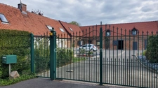 CORPS DE FERME RENOVE 255 M² GARAGES BOX CHEVAUX
