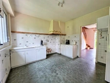 MAISON INDIVIDUELLE SEMI PLAIN-PIED 5 CHAMBRES SOUS-SOL COMPLET JARDIN