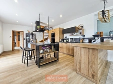 Longère rénovée 226 m² – 5 chambres – semi plain-pied – garage 70 m² – jardin plein sud