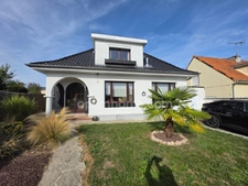 MAISON INDIVIDUELLE RENOVEE 120 m² 3 CH GARAGE JARDIN