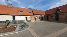 CORPS DE FERME RENOVE 255 M² GARAGES BOX CHEVAUX