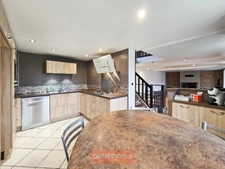 MAISON DE CARACTERE 138 m² 4 CH VERANDA DOUBLE GARAGE JARDIN SUD-OUEST