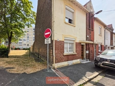 MAISON DE VILLE DE 146 M² – 4 CHAMBRES – BUREAU – COUR ET JARDIN