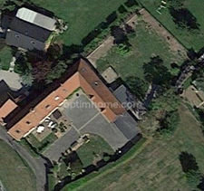 CORPS DE FERME RENOVE 255 M² GARAGES BOX CHEVAUX
